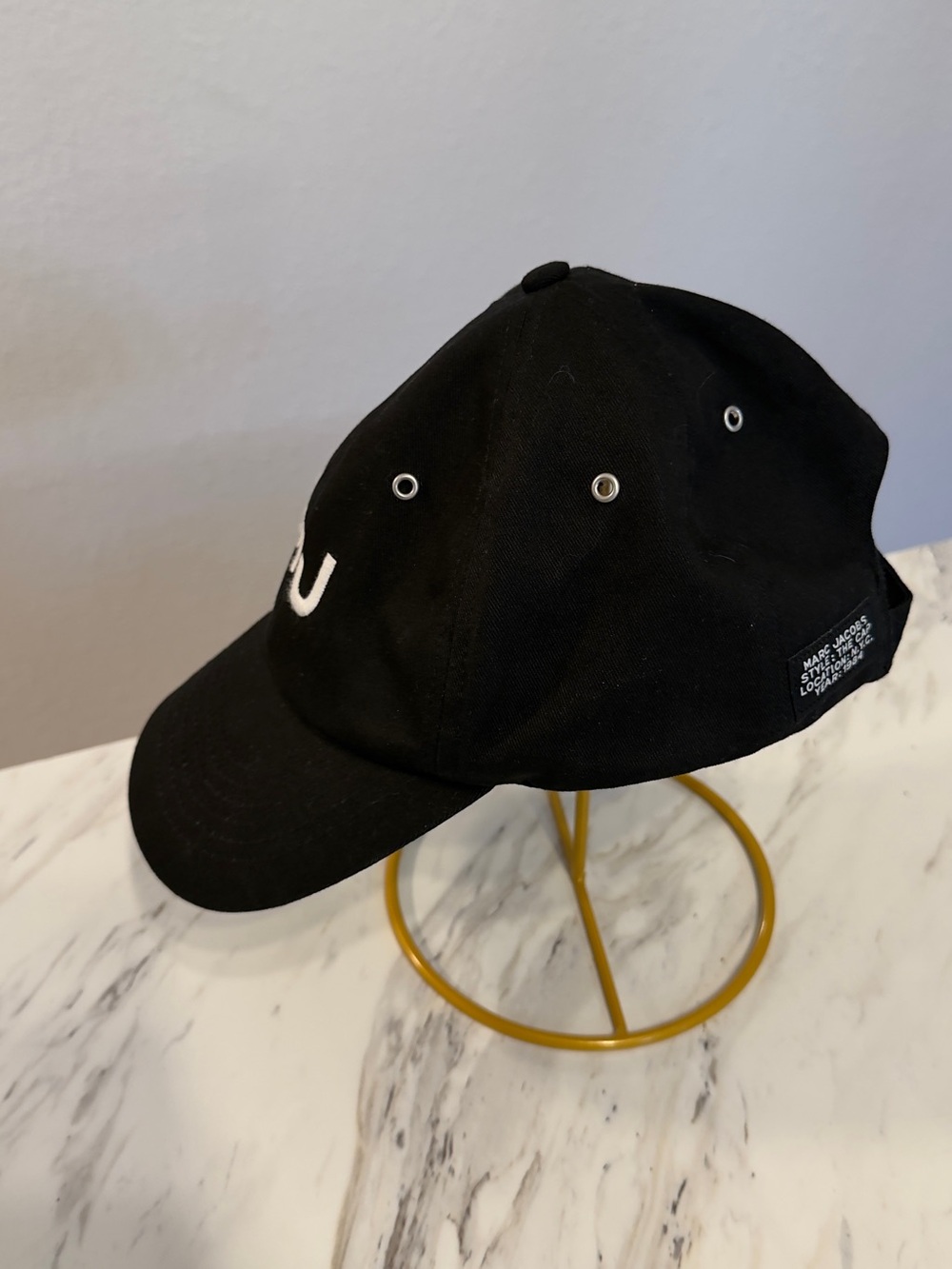 Marc Jacobs Black 'The Cap'
Embroidered Logo Cap Marc Jacobs - Picture 3 of 6